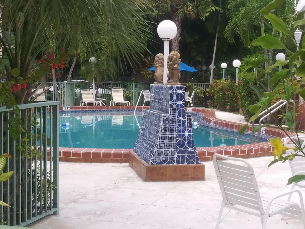 Hotel Chateaubleau Coral Gables Exterior photo
