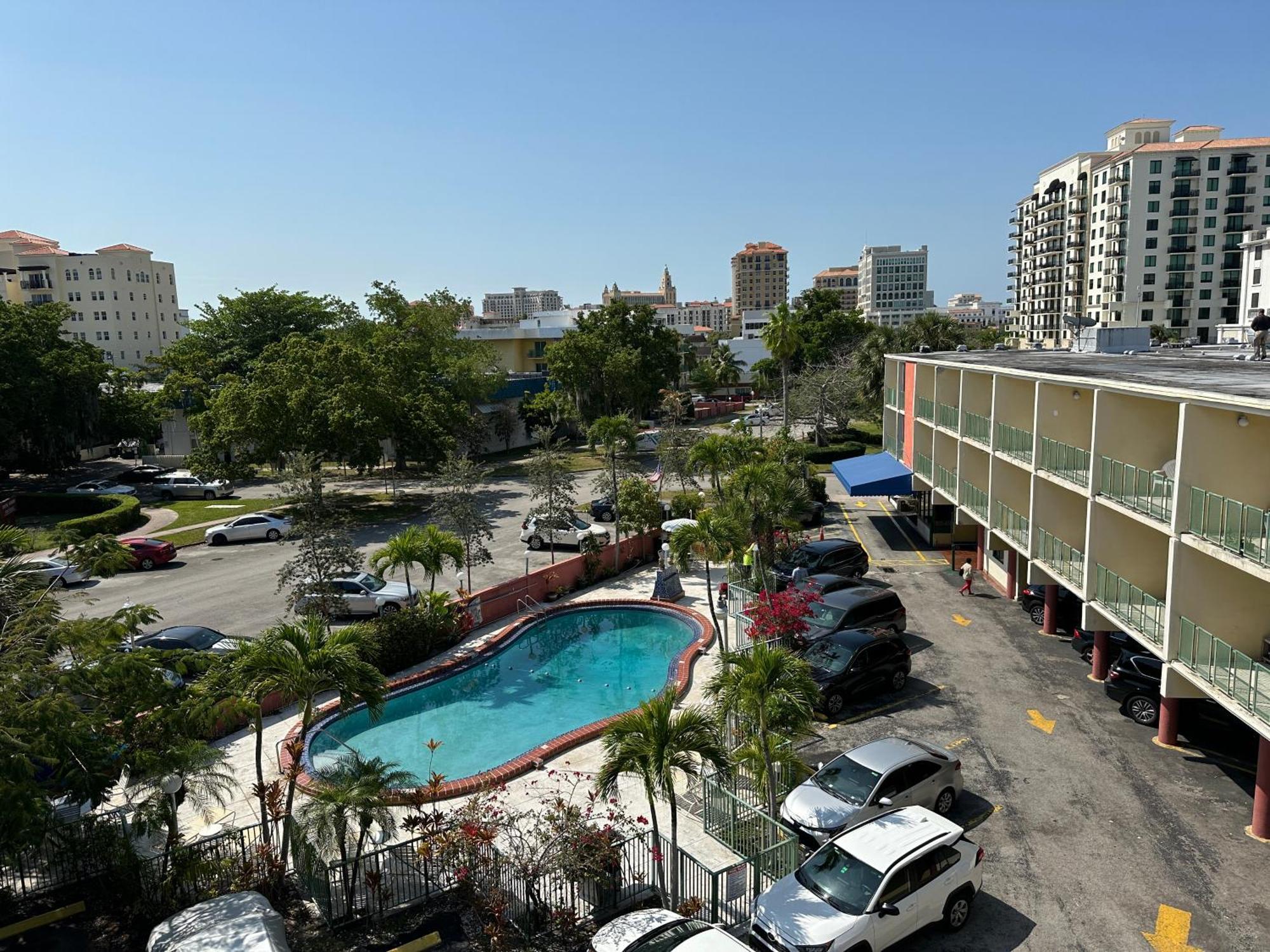 Hotel Chateaubleau Coral Gables Exterior photo