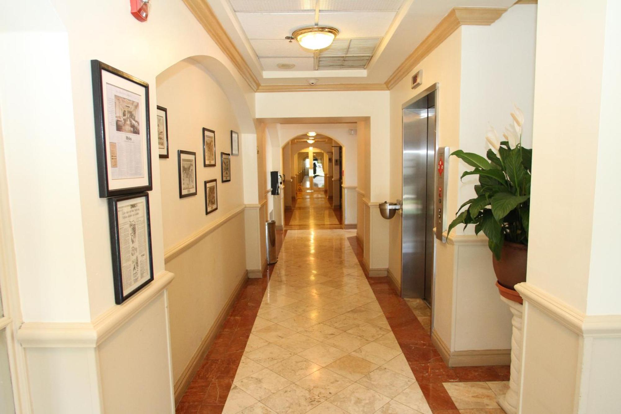 Hotel Chateaubleau Coral Gables Exterior photo