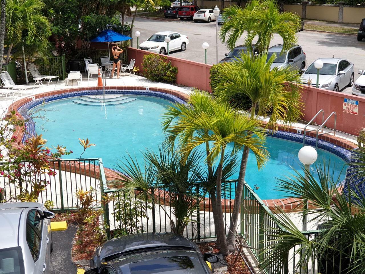 Hotel Chateaubleau Coral Gables Exterior photo